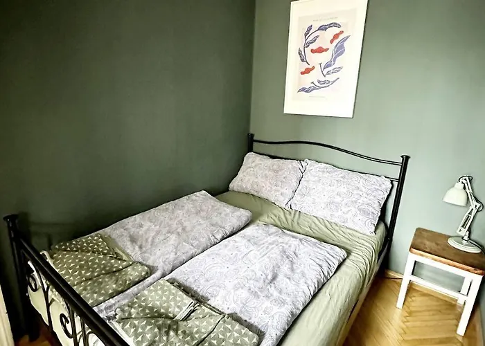 Ruhige & Grosse Altbauwohnung 7Min Zum Zentrum