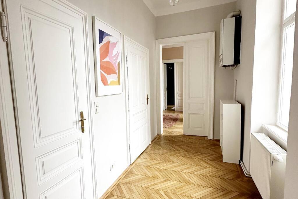 Apartamento Ruhige & Grosse Altbauwohnung 7min Zum Zentrum *