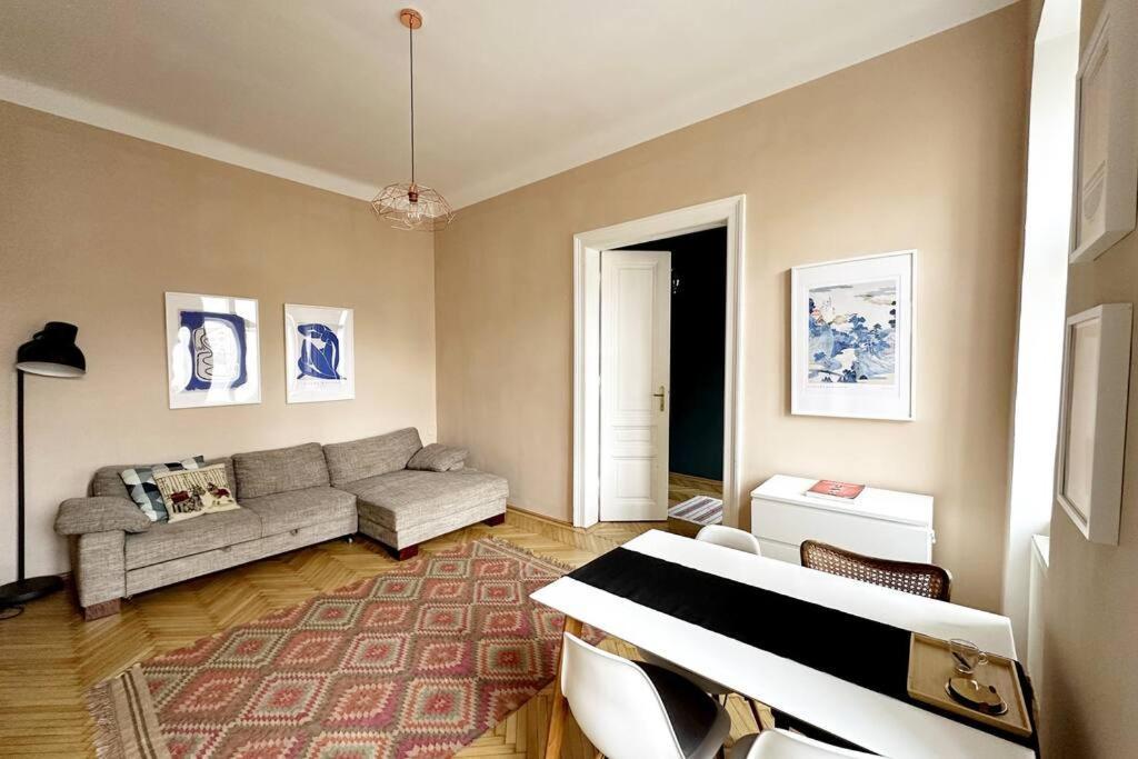 Apartamento Ruhige & Grosse Altbauwohnung 7min Zum Zentrum *